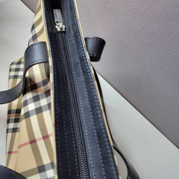 Burberry handbag shoulder bag - Great condition - Picture 7 of 16